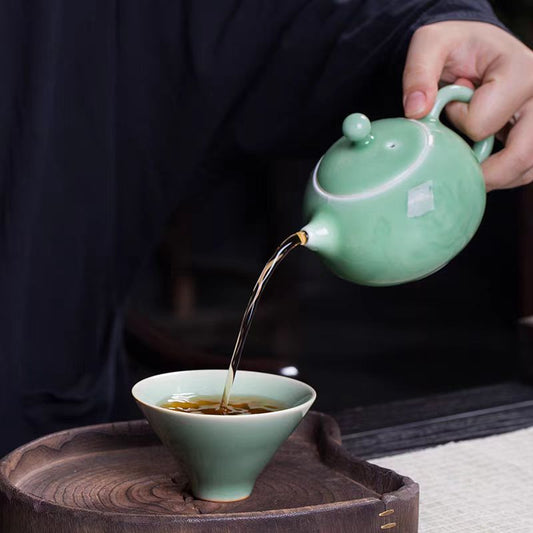 Douli celadon cup
