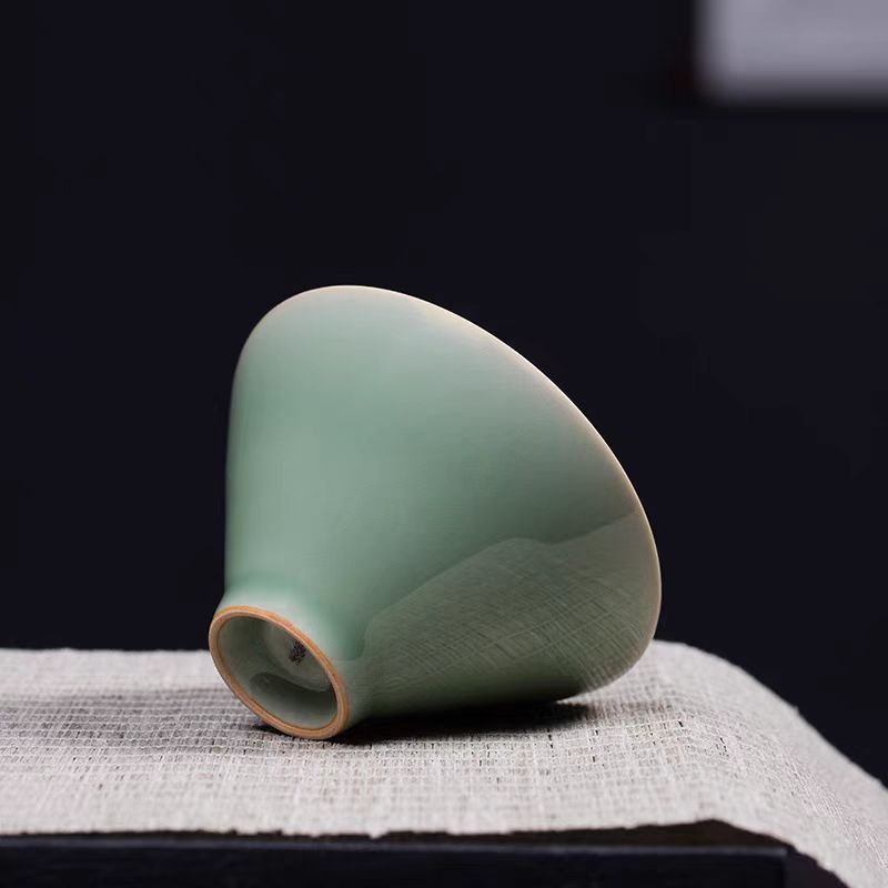 Douli celadon cup